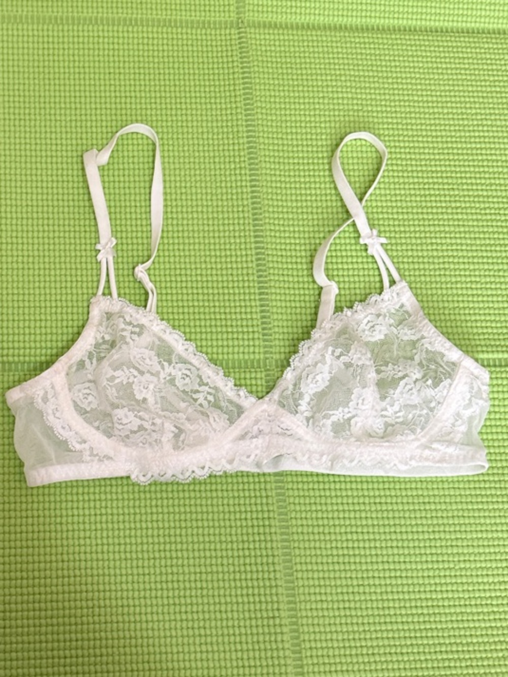Brandy Melville/Cotton On Lace Bralette Bra in Sheer White